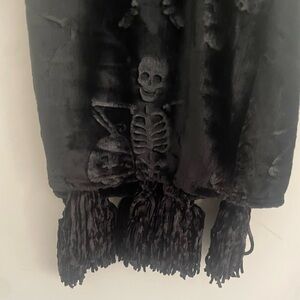 Gothic Embossed tassel throw Halloween skull and pumpkins black blanket 50x60